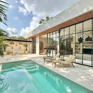 https://the-dreamland-by-the-young-villas.hotelsseminyak.net